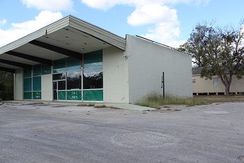 410 E Broadway St, Cuero, TX 77954